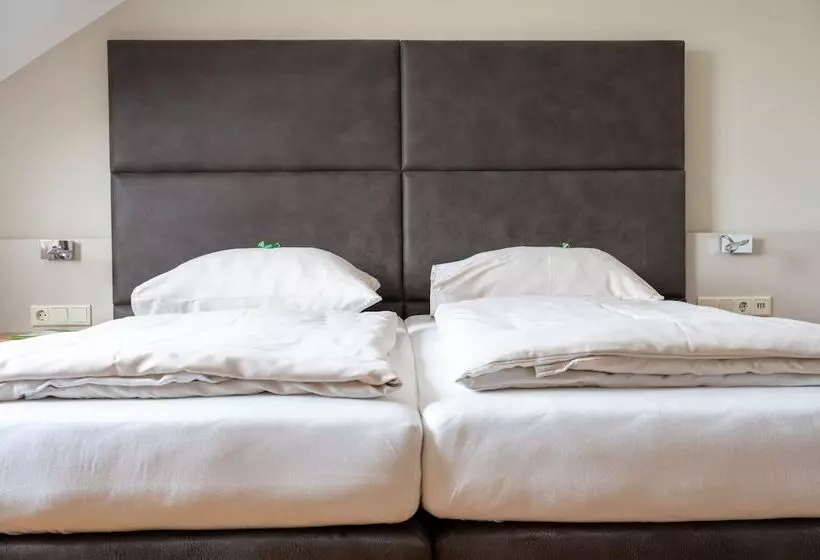 Habitación Estándar, Eee Hotel Perg