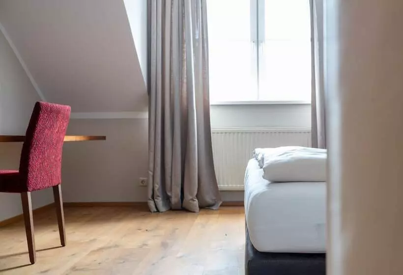 Habitación Estándar, Eee Hotel Perg