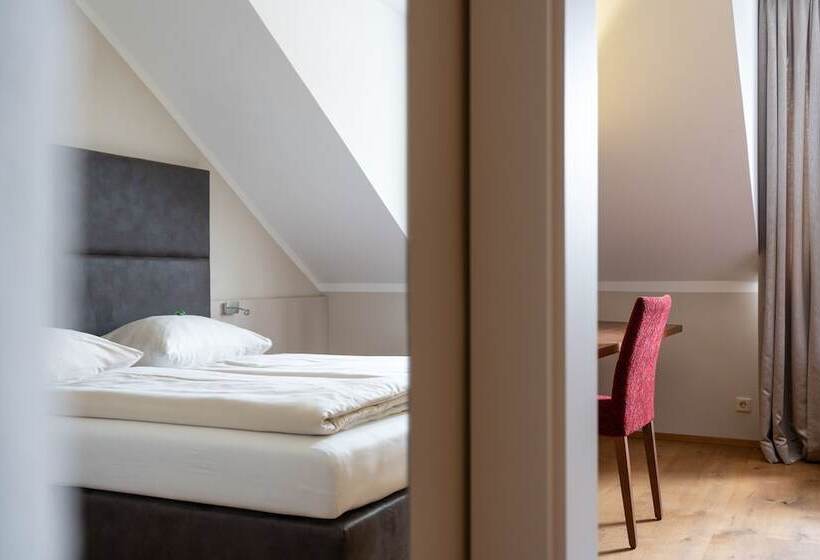 스탠다드 룸, Eee Hotel Perg