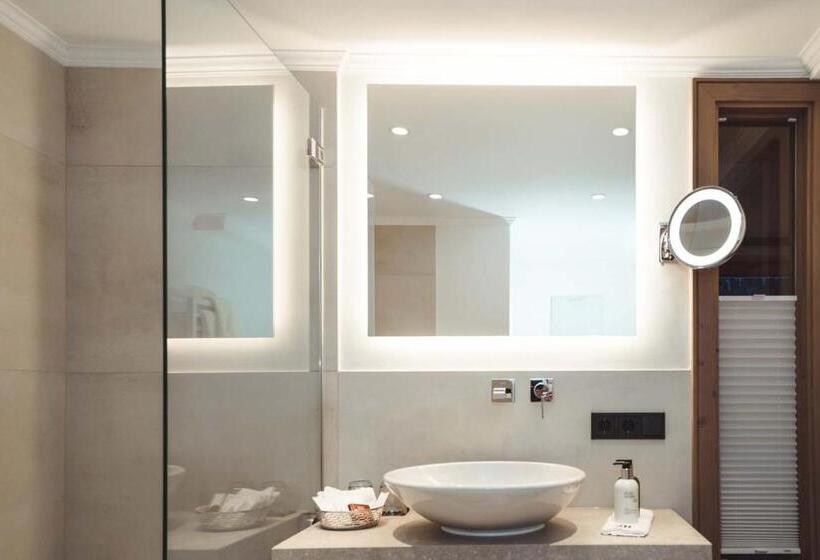 Номер Стандарт Индивидуальный с Балконом, & Chalet Madlochblick