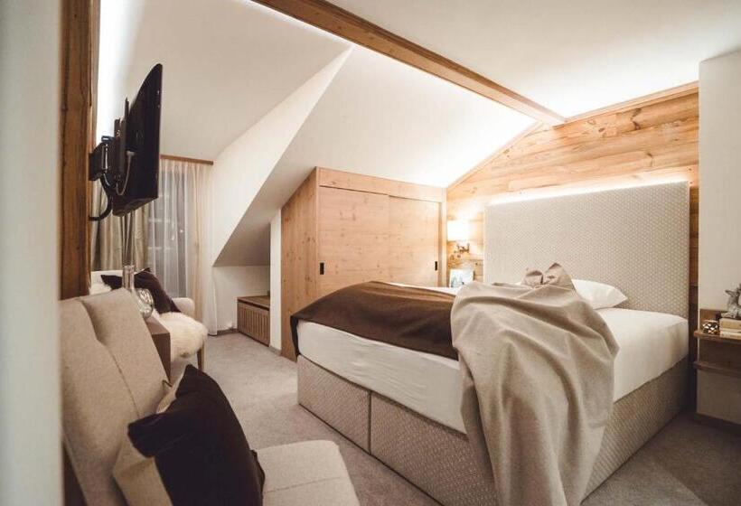 Номер Стандарт Индивидуальный с Балконом, & Chalet Madlochblick