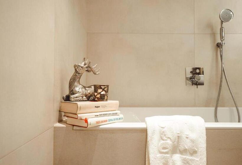 Номер Стандарт с Балконом, & Chalet Madlochblick