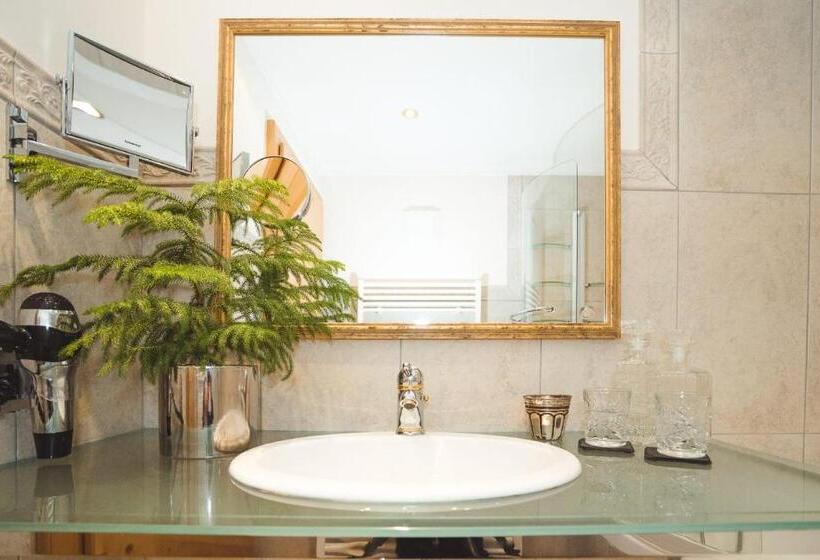 Номер Стандарт Индивидуальный с Балконом, & Chalet Madlochblick