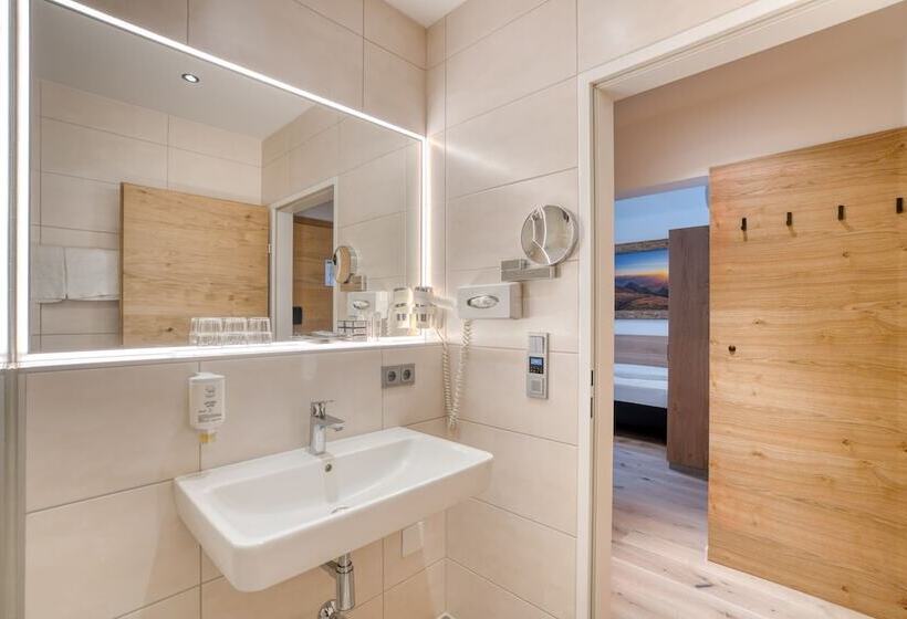 4인용 스탠다드 룸, Leipziger Hof Innsbruck