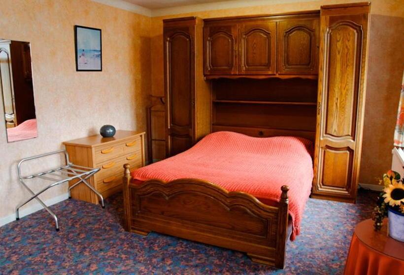 Номер Стандарт Трехместный, Auberge D Alsace Hôtel De France