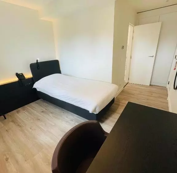 Standard Yhden Hengen Huone, Bell X Kortrijk Wevelgem