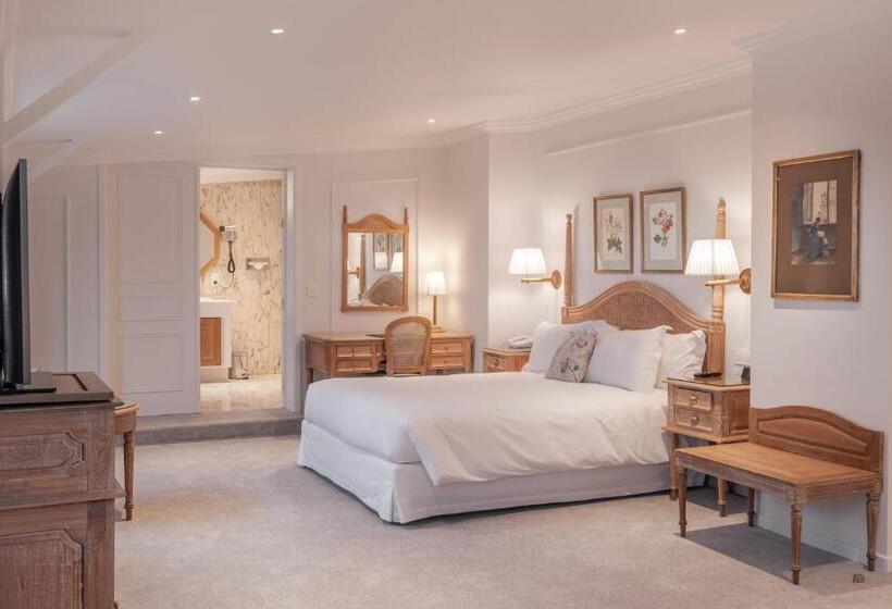 Suite, Manos Stephanie