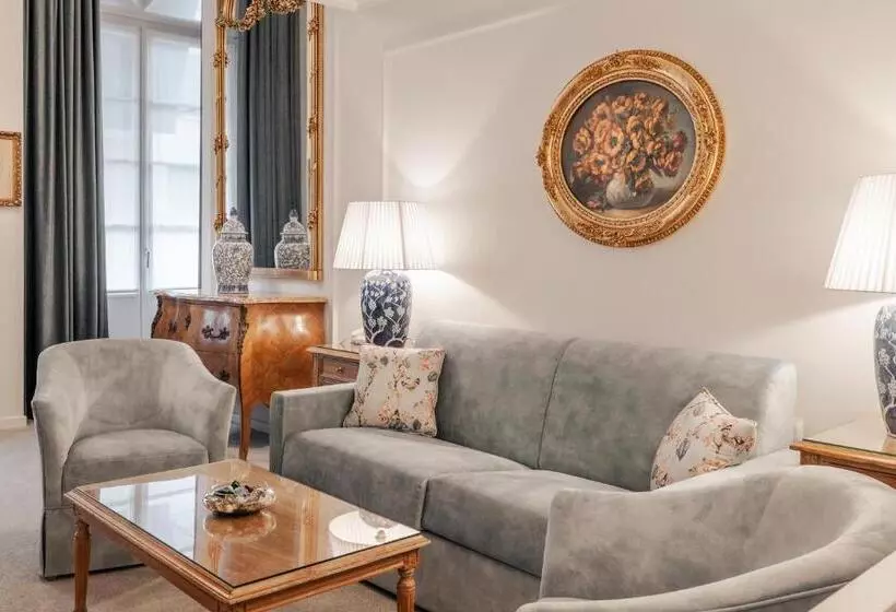 Duplex Junior Suite, Manos Stephanie