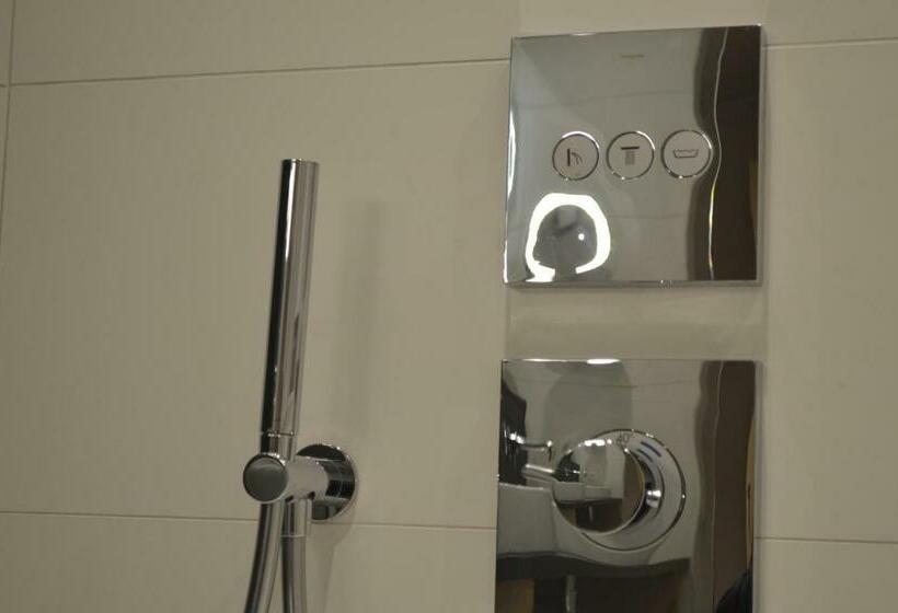 Номер Комфорт, The New Fox