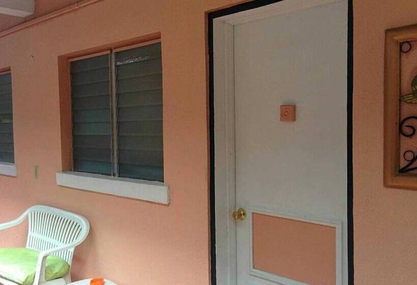 اتاق سوپریور, Towne