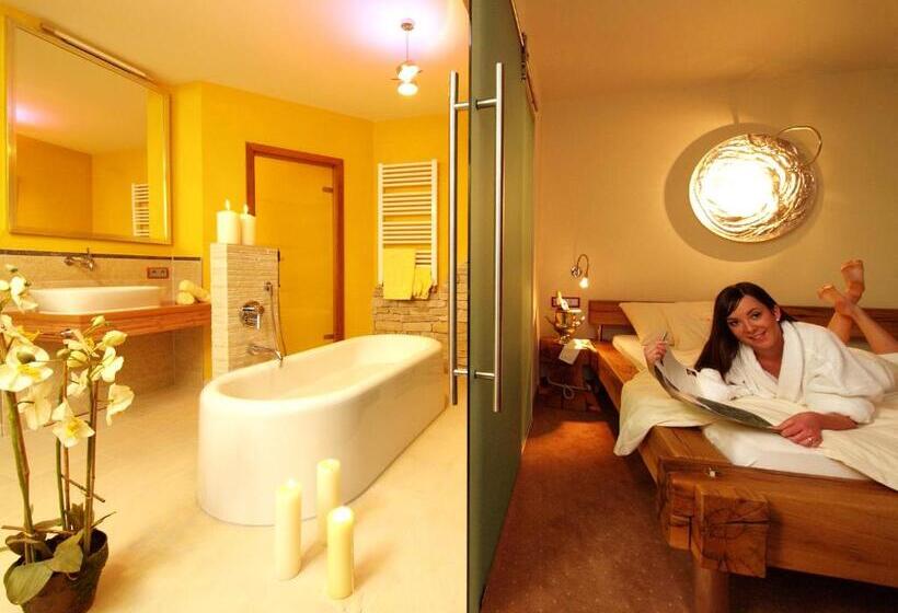 جناح ديلوكس, Verwöhn Wellnesshotel Walserhof