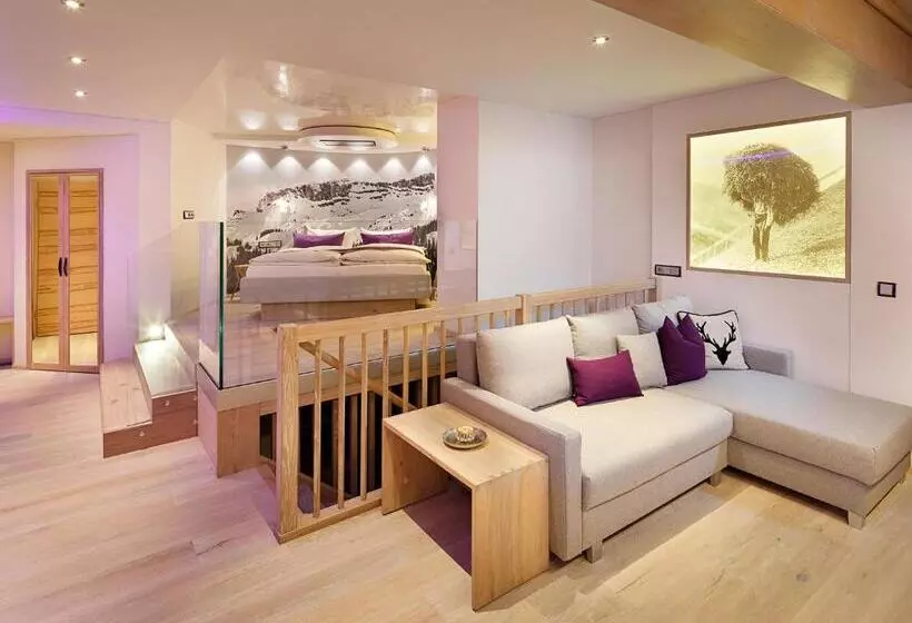 デラックスジュニアスイート, Verwöhn Wellnesshotel Walserhof