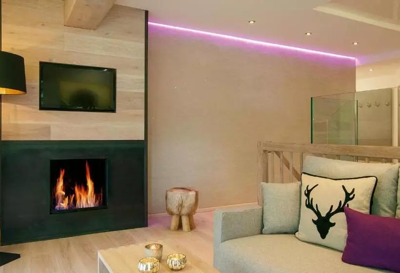 デラックスジュニアスイート, Verwöhn Wellnesshotel Walserhof