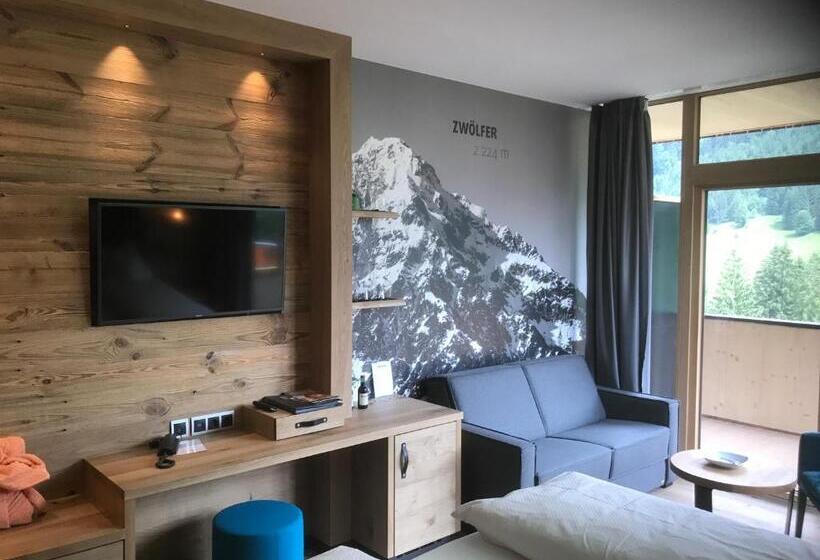 غرفة ديلوكس مزودة بشرفة, Verwöhn Wellnesshotel Walserhof