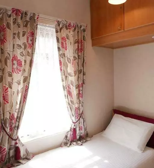 اتاق استاندارد یک تخته با سرویس بهداشتی مشترک, Abbey Guest House