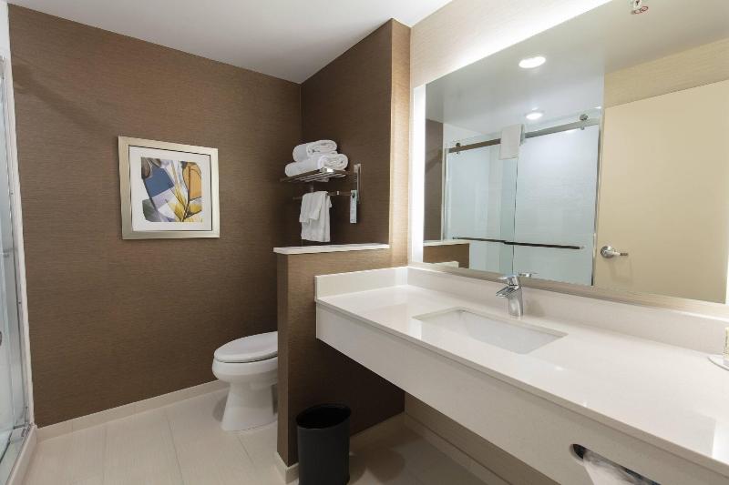 Семейный Номер, Britannia Hotel Aberdeen