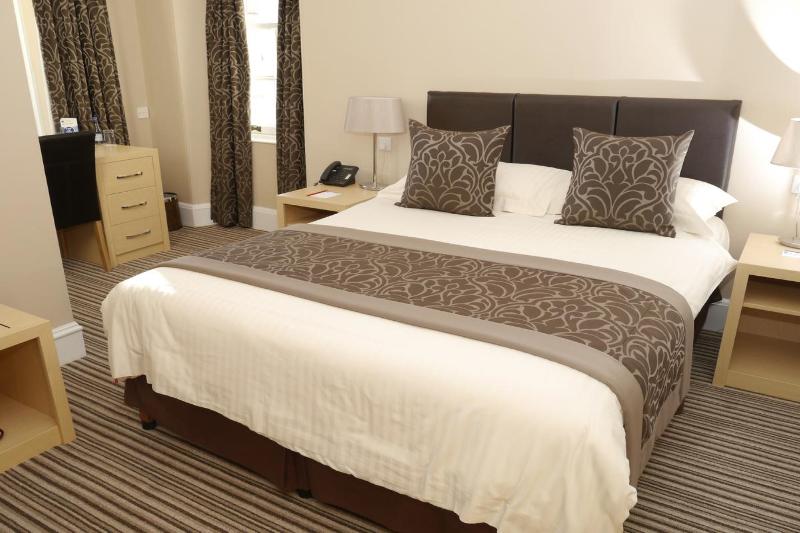 غرفة قياسية, Burnett Arms