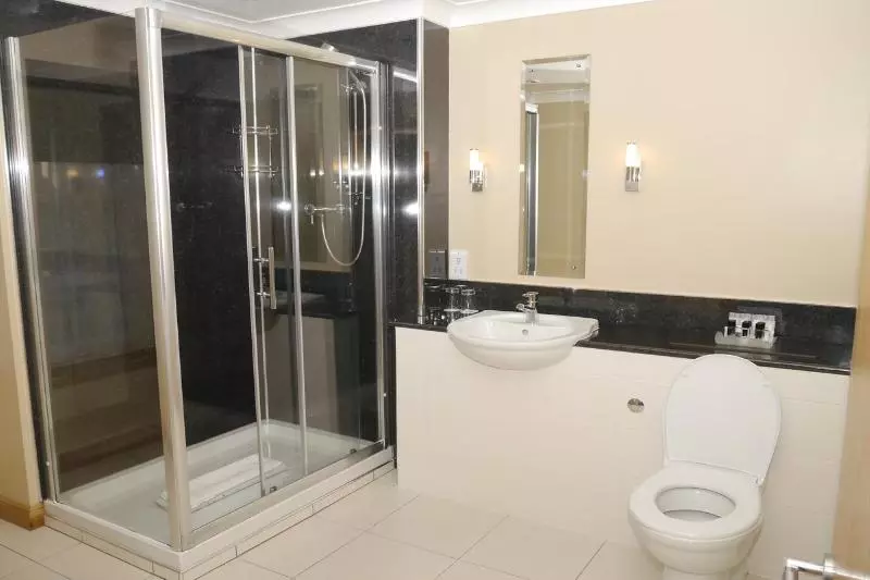 Standard Kolmen Hengen Huone, Burnett Arms