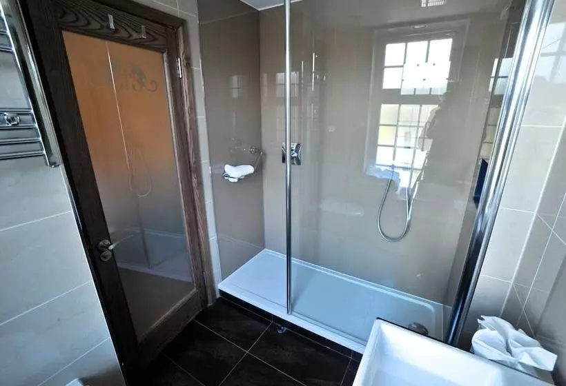 スーペリアールーム, Frensham Pond Country House Hotel & Spa