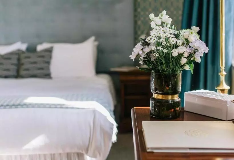Chambre Classique, The Alverton
