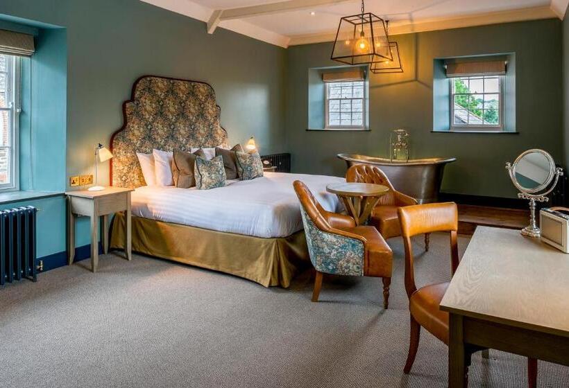 小型套房, The Alverton