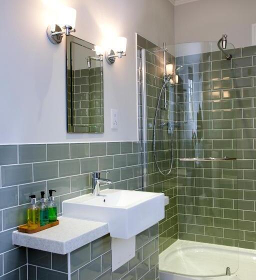 高级大房间, The Alverton