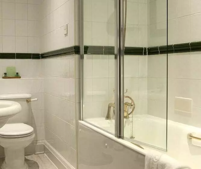 Chambre Classique, The Alverton