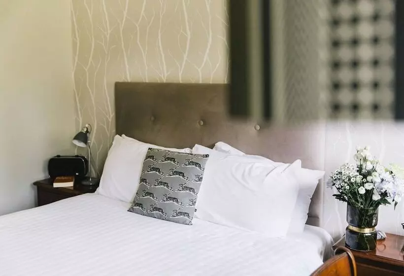 Chambre Classique, The Alverton