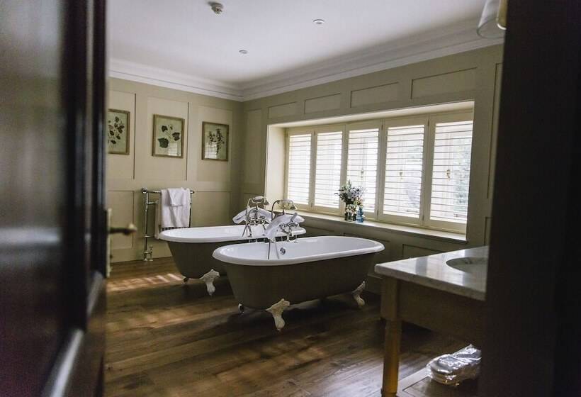 小型套房, The Alverton