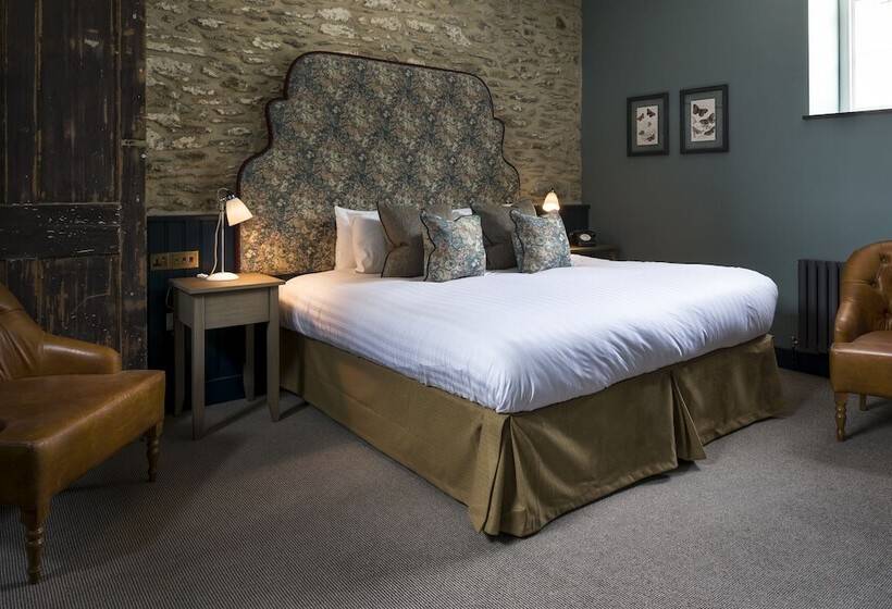 高级大房间, The Alverton