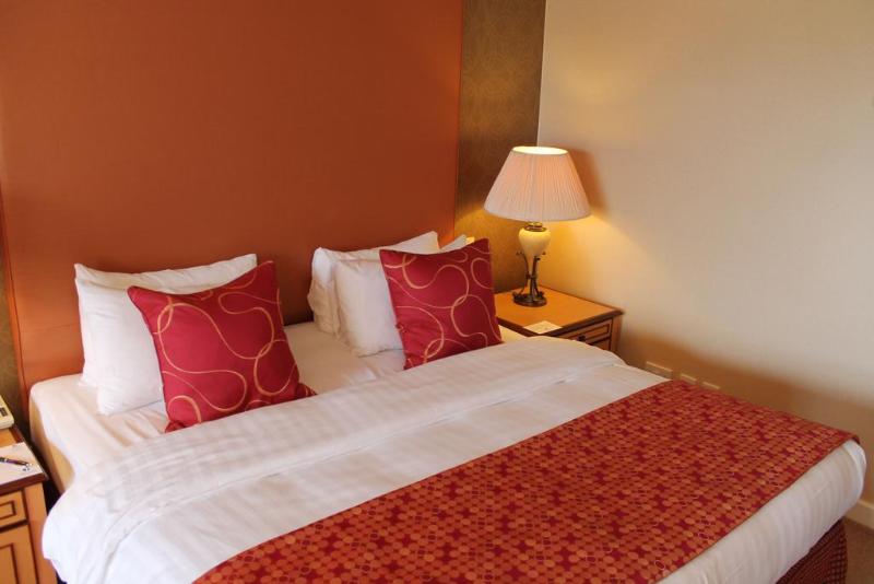 חדר סטנדרט, The Golden Jubilee