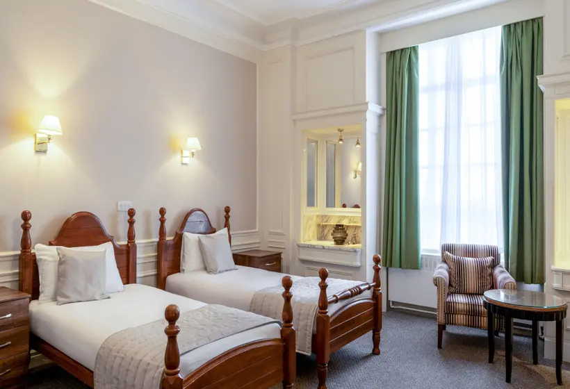 اتاق استاندارد, Adelphi