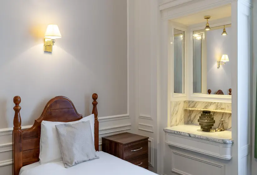 اتاق استاندارد, Adelphi