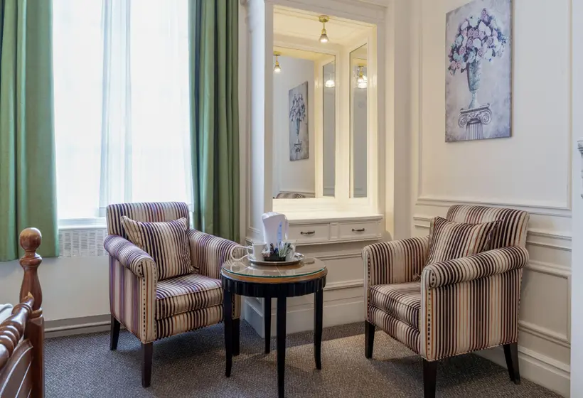 اتاق استاندارد, Adelphi