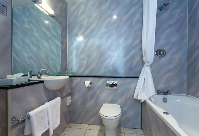 اتاق استاندارد, Adelphi