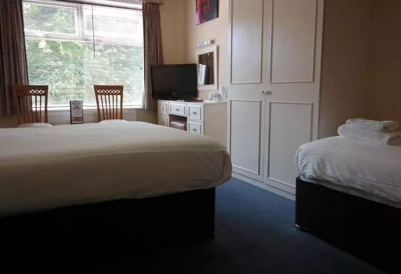 اتاق خانوادگی, Celebrity Bournemouth East Cliff By Villare Hotels