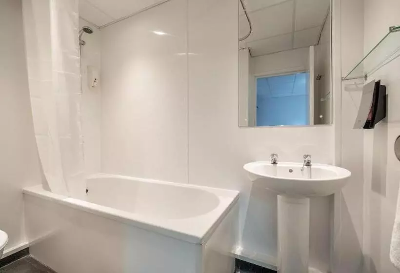 コンフォートルーム, Comfort Inn Birmingham
