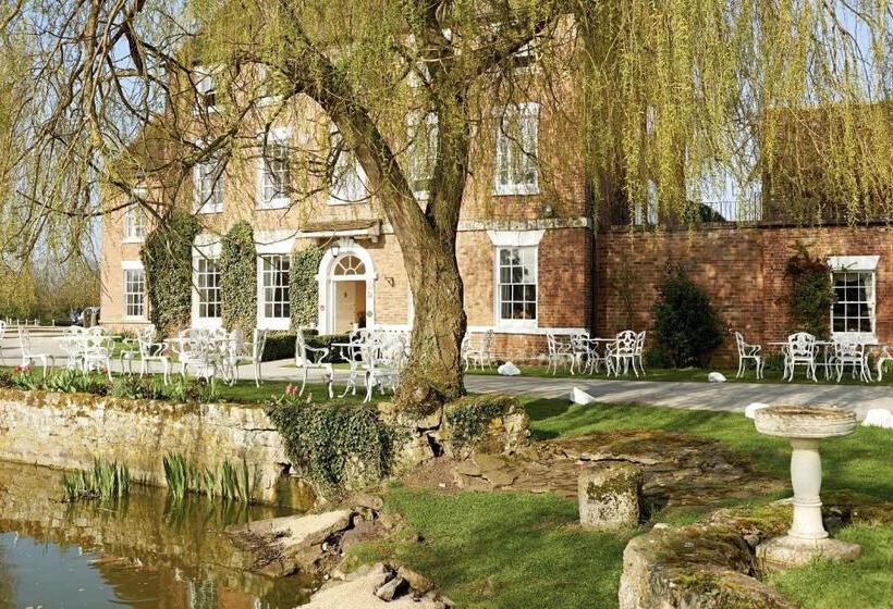 اتاق عادی, Corse Lawn House