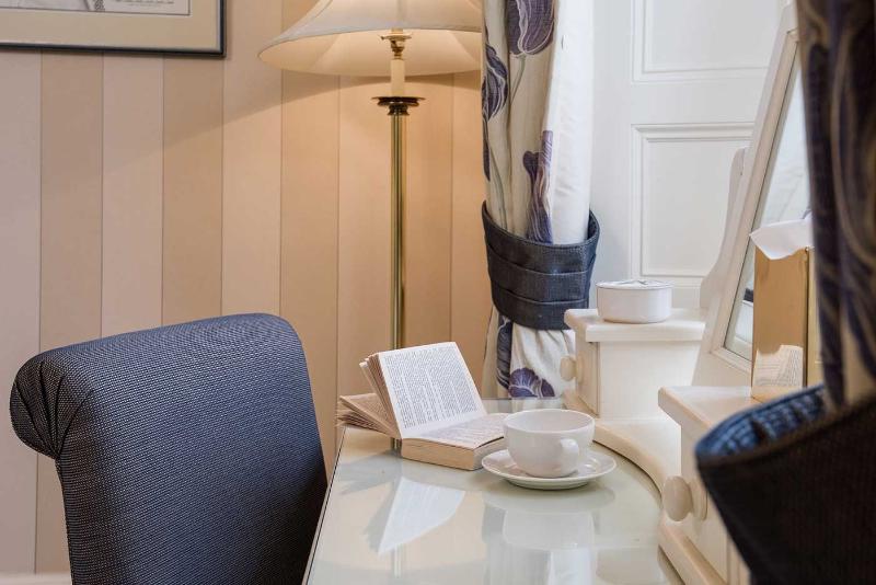 סוויטה, Cringletie House