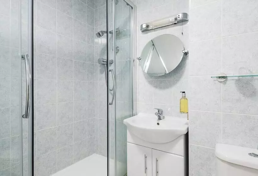 Habitació Estàndard, Fisher S
