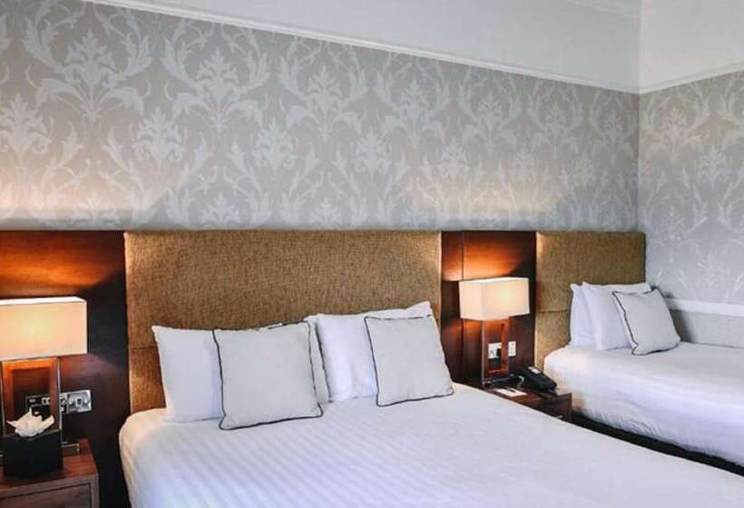 غرفة عائلية, Fisher S