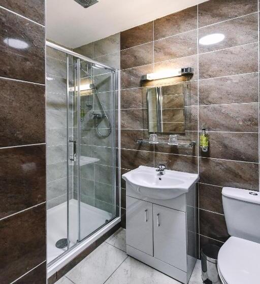 غرفة عائلية, Fisher S