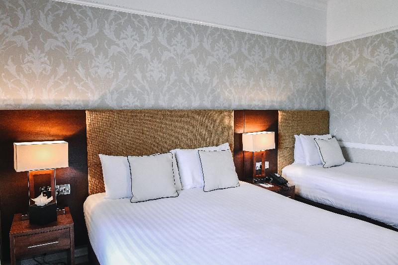 غرفة عائلية, Fisher S