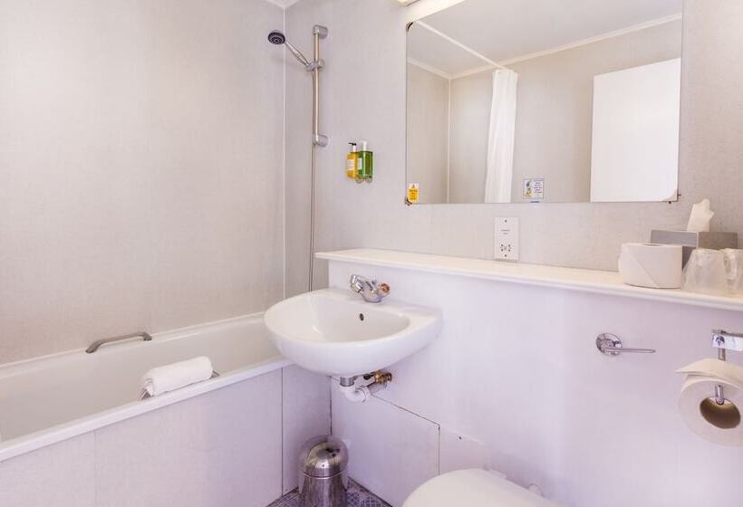 חדר סטנדרט יחיד, The Gardens