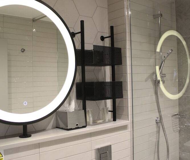 חדר אקזקיוטיב, The Gardens