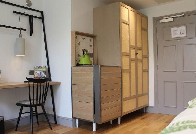 חדר אקזקיוטיב, The Gardens