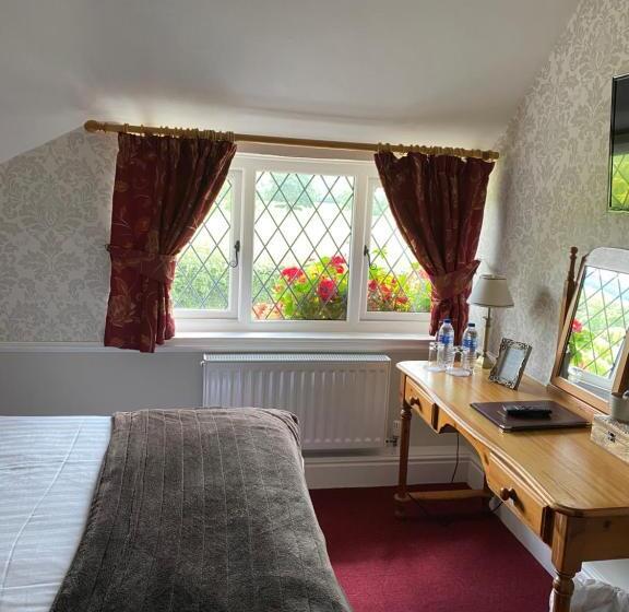 Номер Стандарт, Greyhound Country Inn