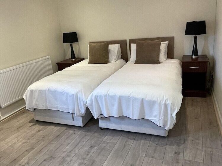 标准间, The Castle