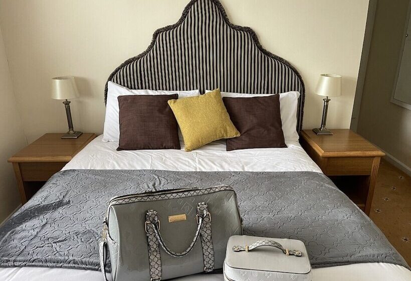 标准间, The Castle