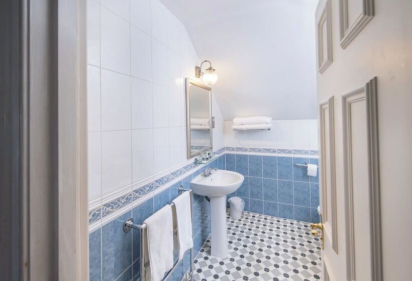 Номер Стандарт, The Central